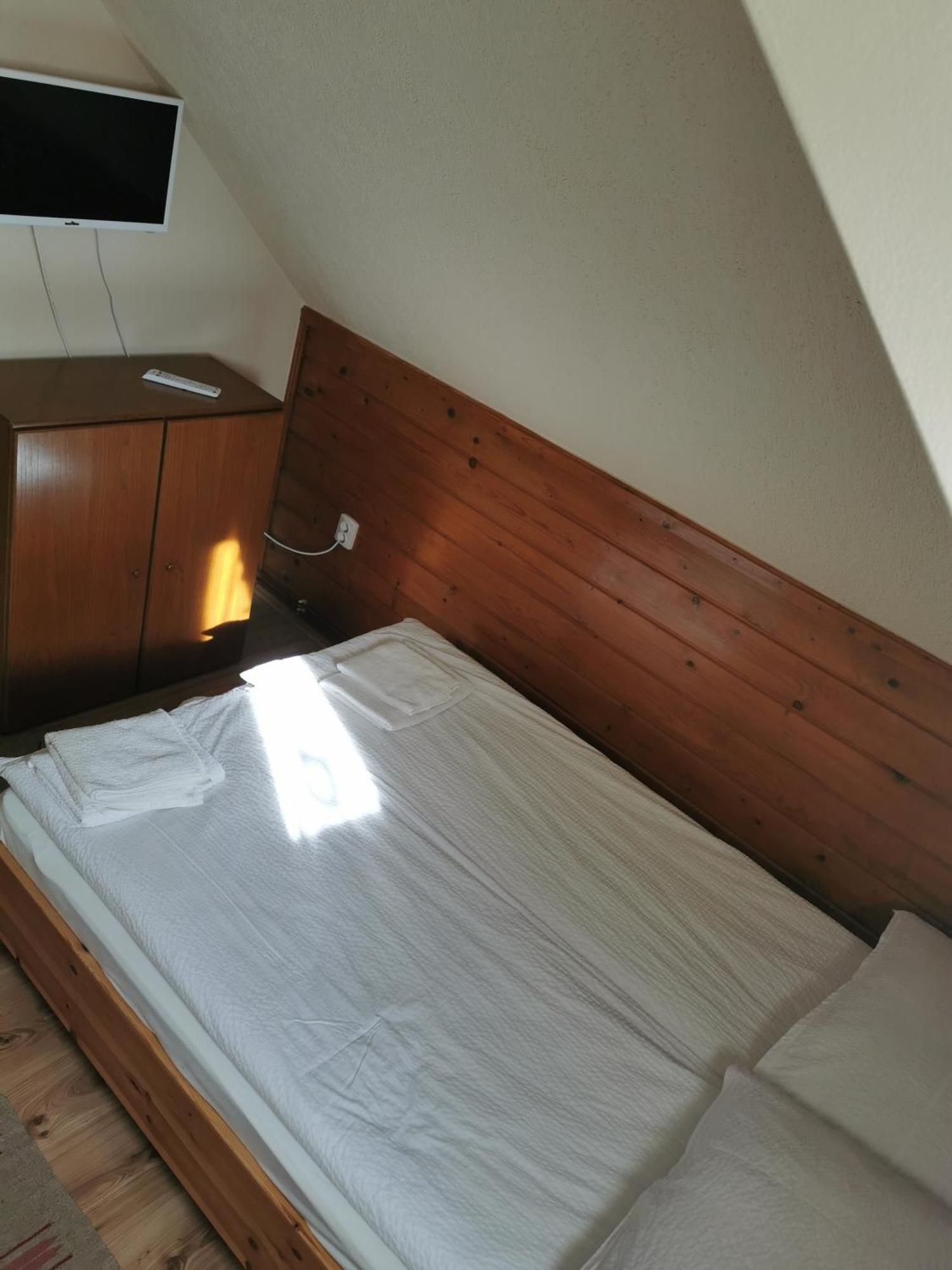 Emilia Vendeghaz Hotel Ciumani Eksteriør billede